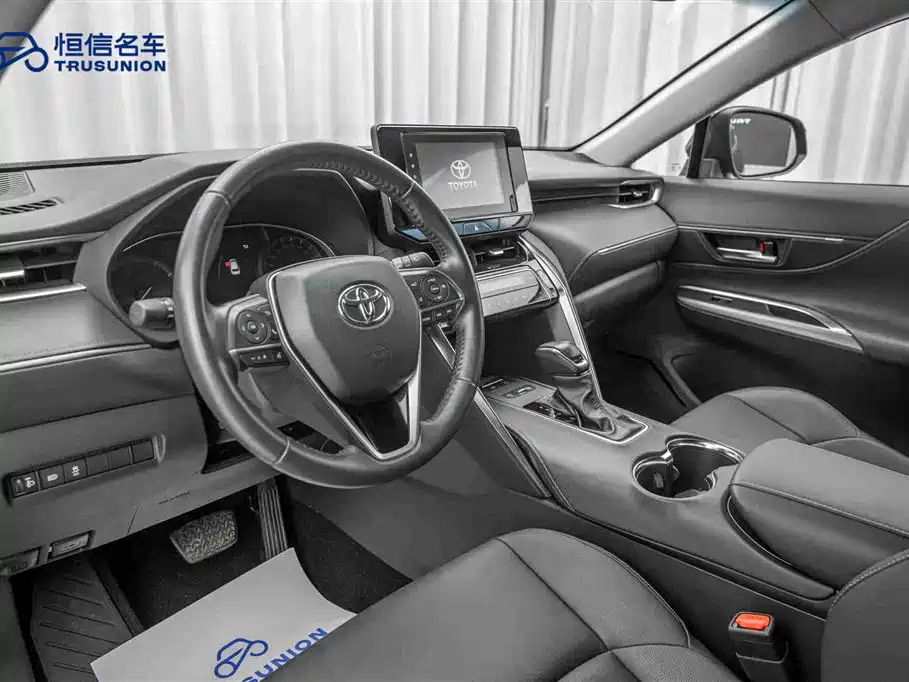 Toyota Venza 2022 2.0L CVT 2WD Luxury фото 12