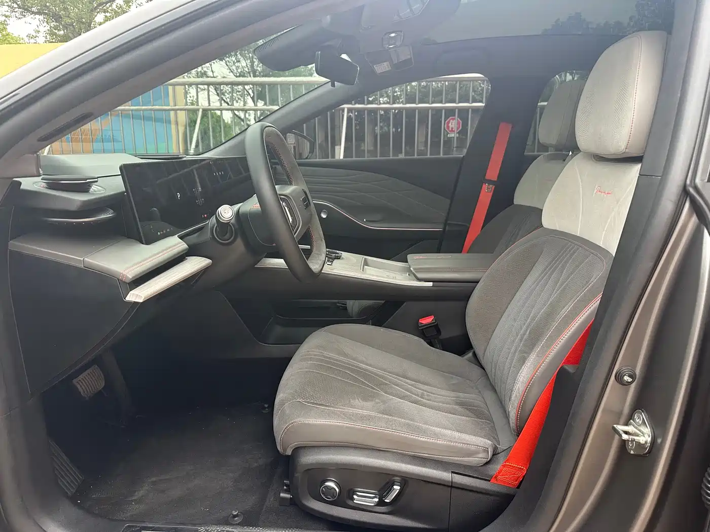 Geely Galaxy Galaxy E8 2024 2024 Model 550km RWD Soaring Dragon Edition