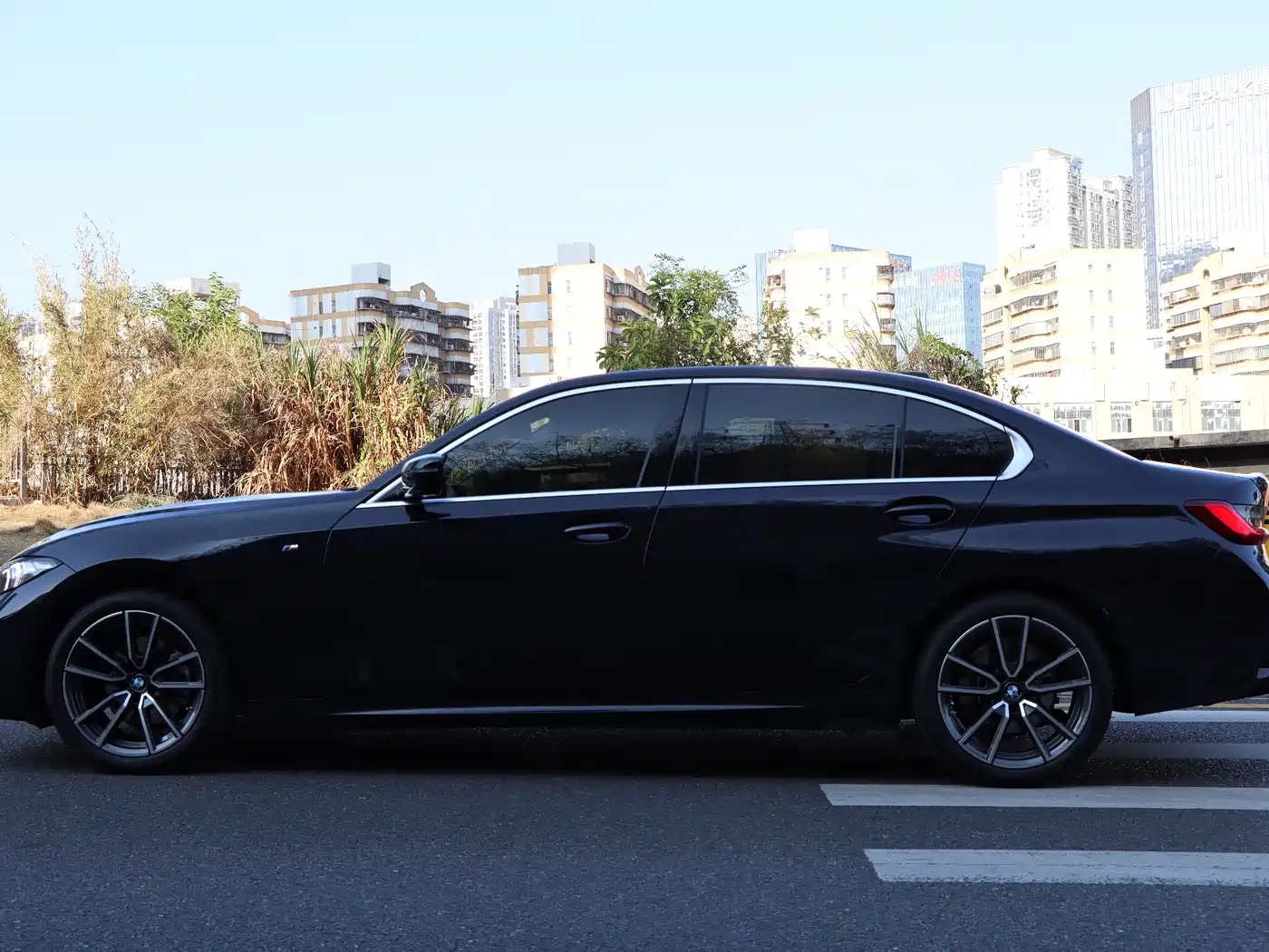BMW 3 Series 2025 325Li M Sport Package фото 7