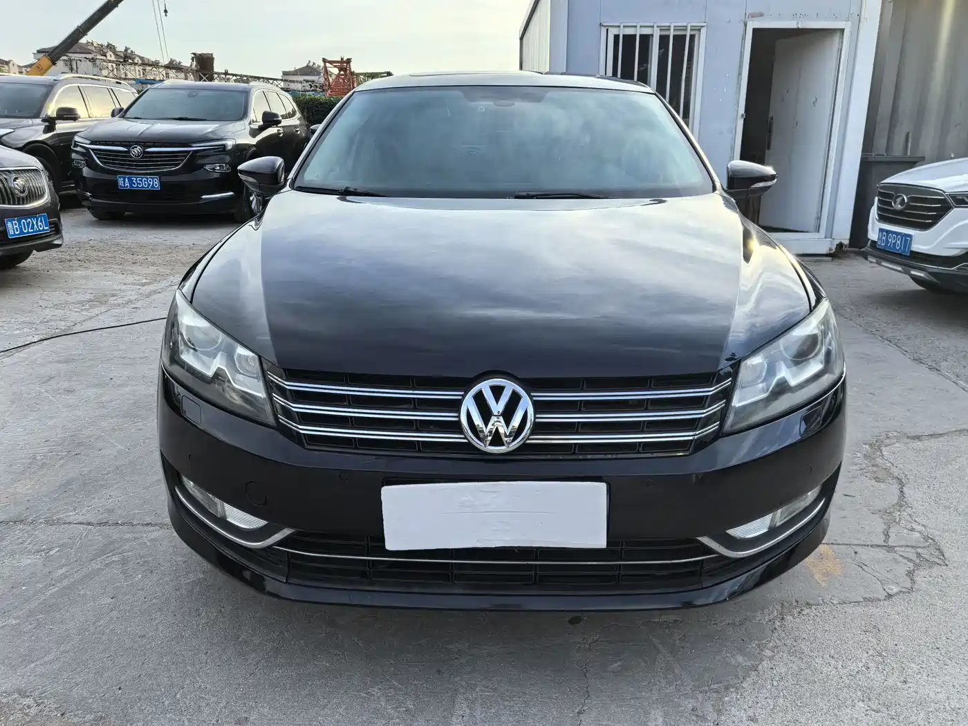 Photo 2 - Volkswagen Passat