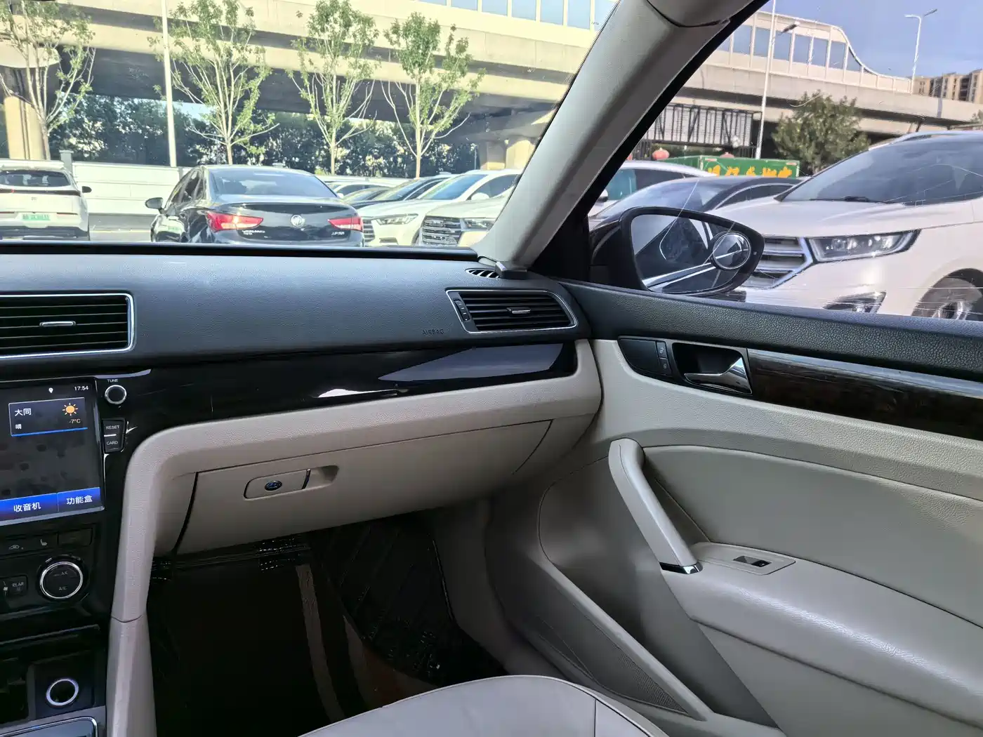 Photo 8 - Volkswagen Passat