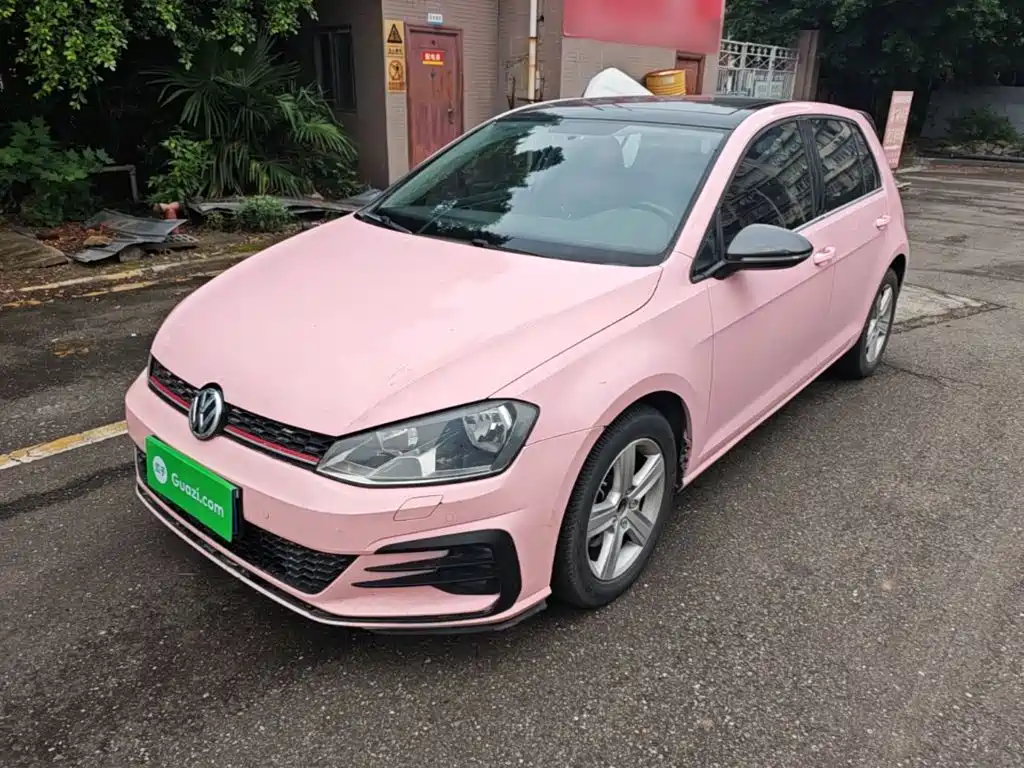 صورة 1 - Volkswagen Golf
