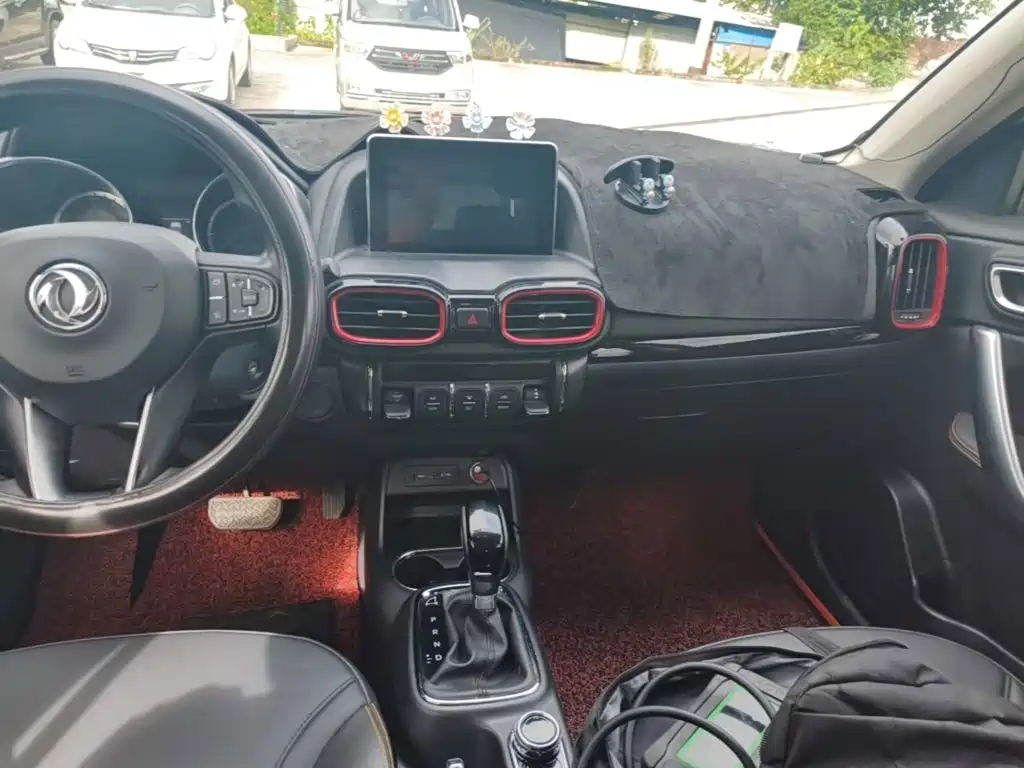 Dongfeng Aeolus Dongfeng Fengshen AX4 2017 2017 1.6L DCT Trendy