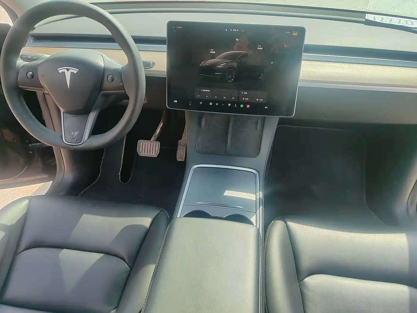 TESLA MODEL Y
