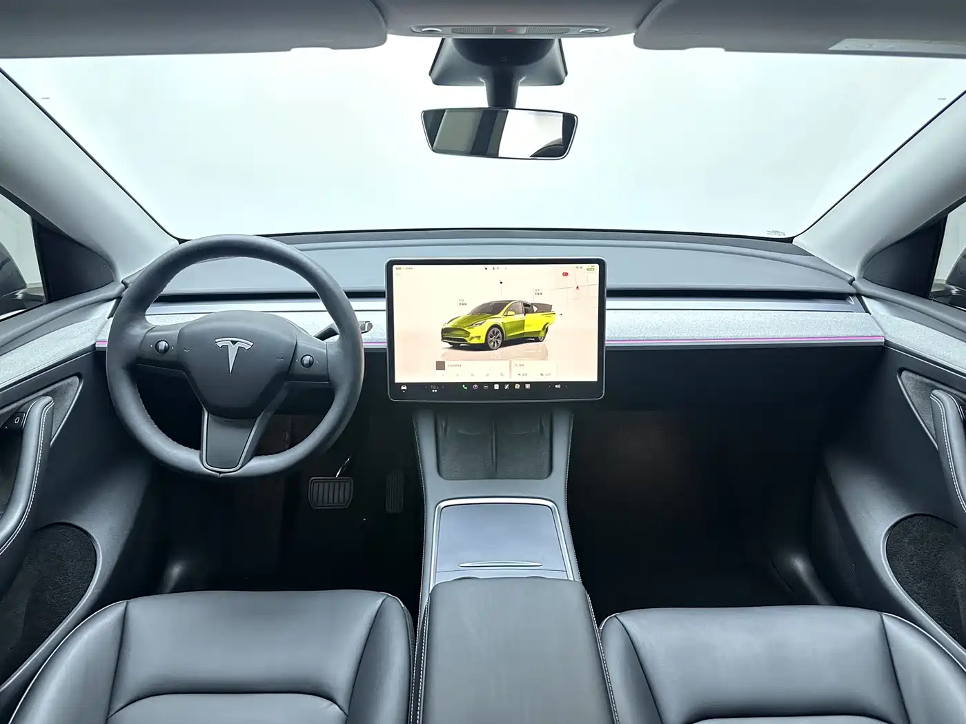 TESLA MODEL Y