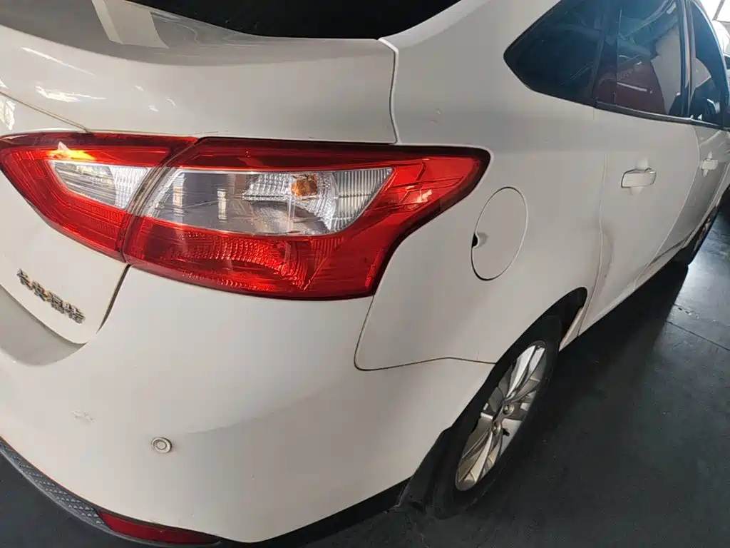 Ford Focus 2015 2012 Sedan 1.6L Manual Comfort