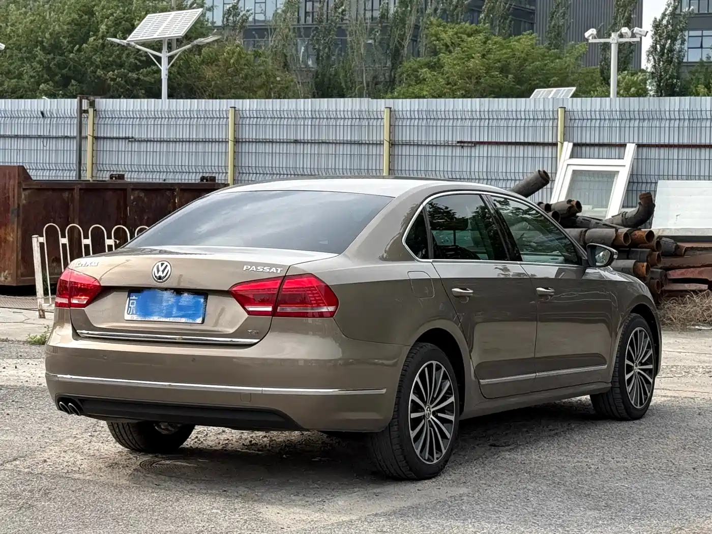 Volkswagen Passat 2014 1.8TSI DSG Executive Edition фото 4