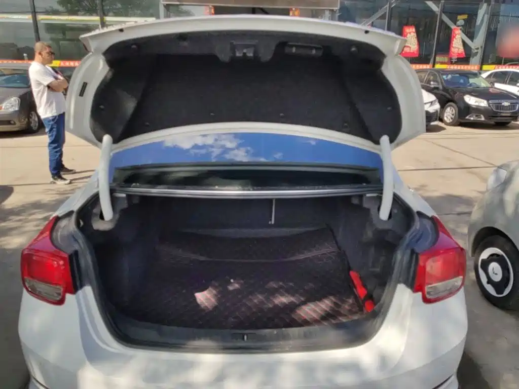 Chevrolet Malibu 2014 2.0L Automatic Luxury фото 19