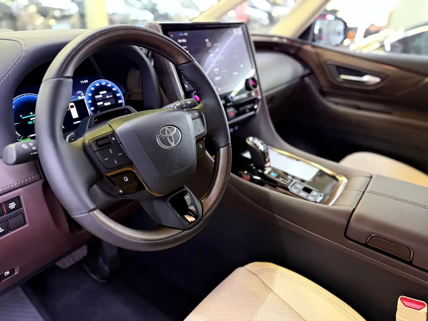 Toyota Alphard 2025 Hybrid 2.5L Ultimate Gold Edition фото 6