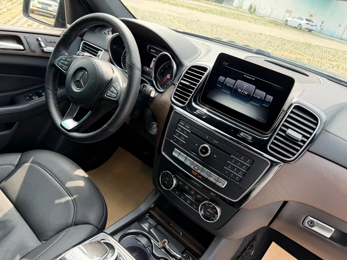Mercedes-Benz GLS 2017 GLS 400 4MATIC Luxury фото 18
