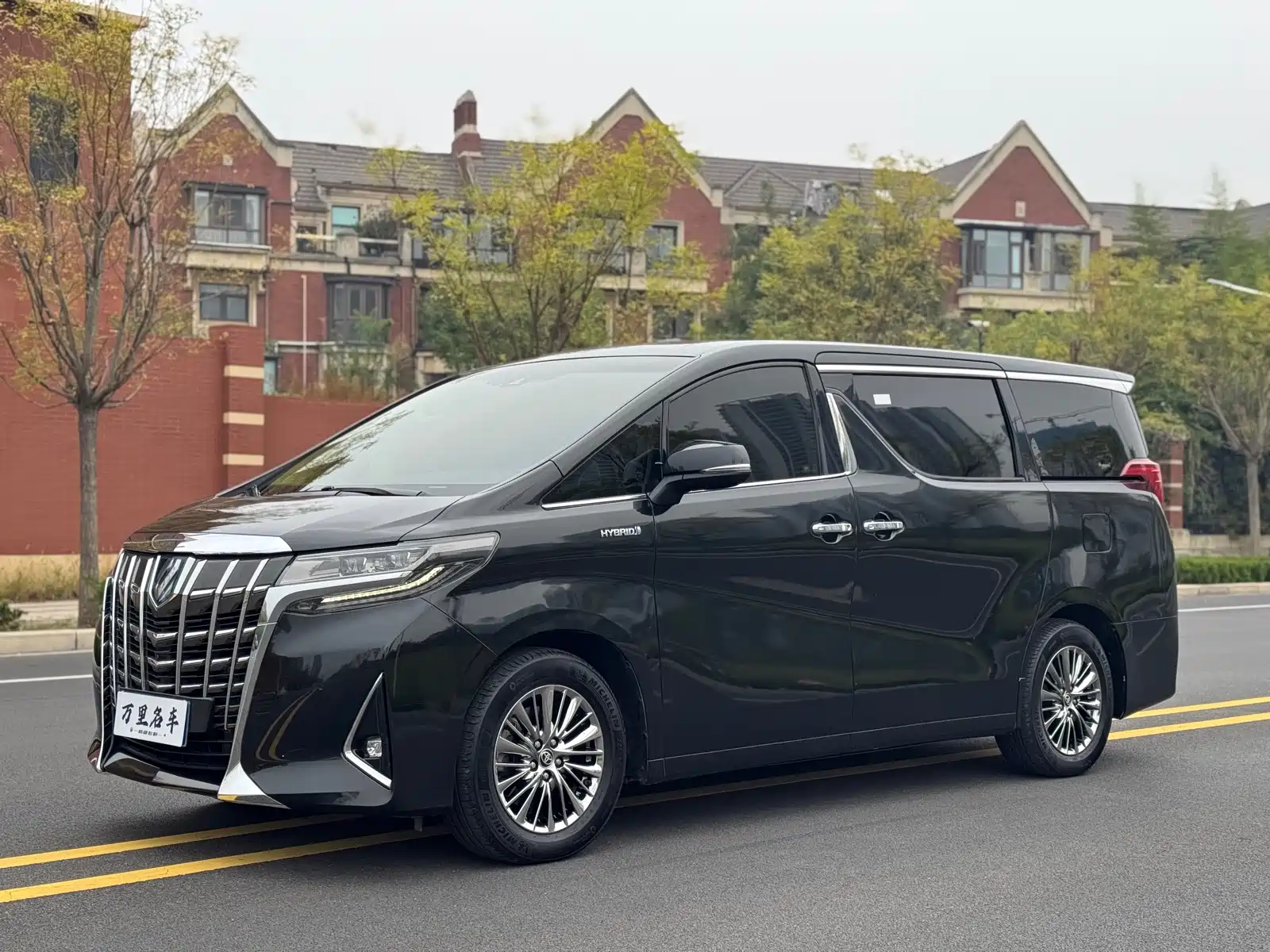صورة 1 - Toyota Alphard