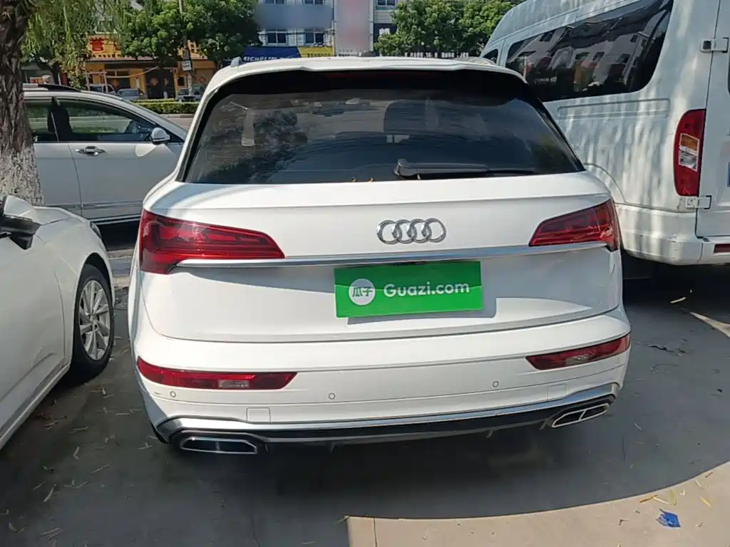 Фото 6 - Audi Q5L
