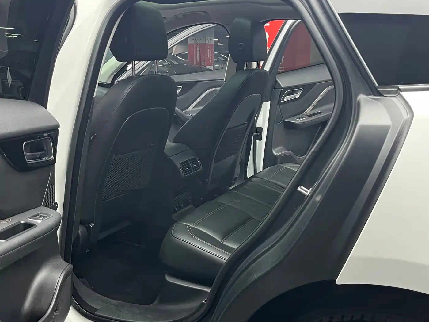 Photo 16 - Jaguar F-PACE