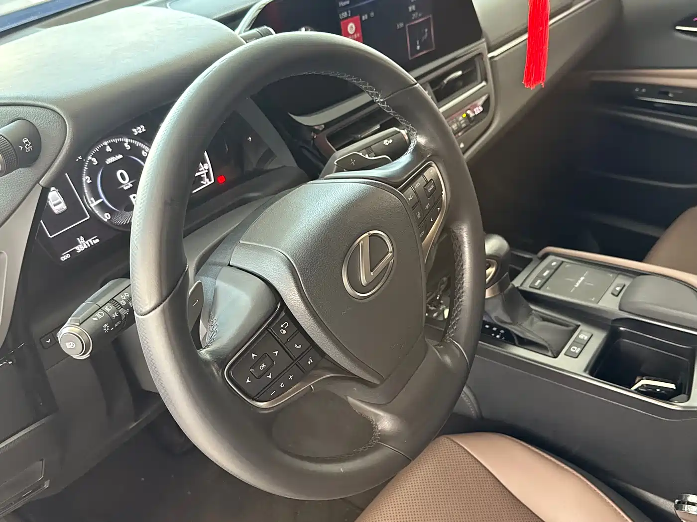 Lexus ES 2021 200 Excellence Edition фото 4