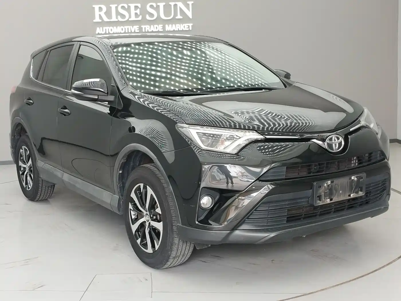 Toyota RAV4 Rongfang 2016 2.0L CVT 2WD Urban (China V) фото 3