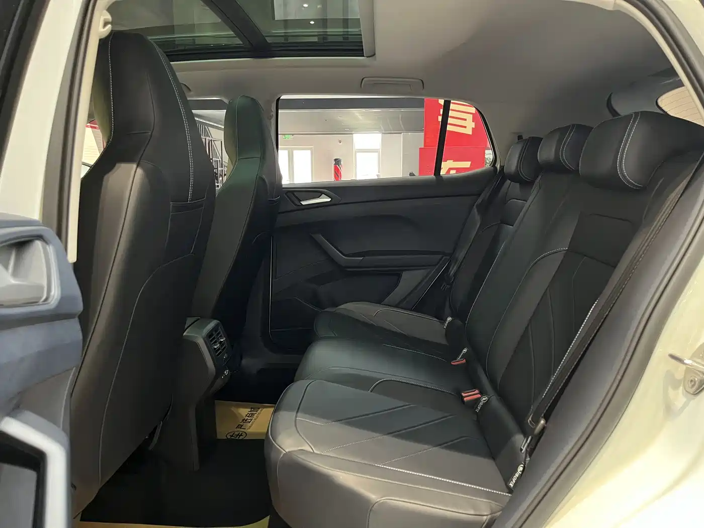 Volkswagen Tharu 2025 New Edge 300TSI Enjoyment Edition фото 11