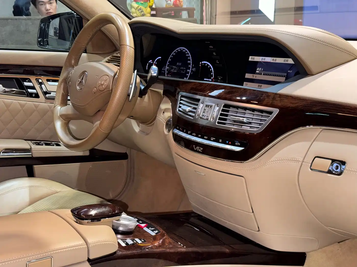 Mercedes-Benz S-Class AMG 2010 AMG S 65 фото 31