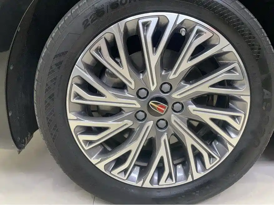 Hongqi H5 2024 2.0T Automatic Smart Connect Flag Smooth Edition фото 15