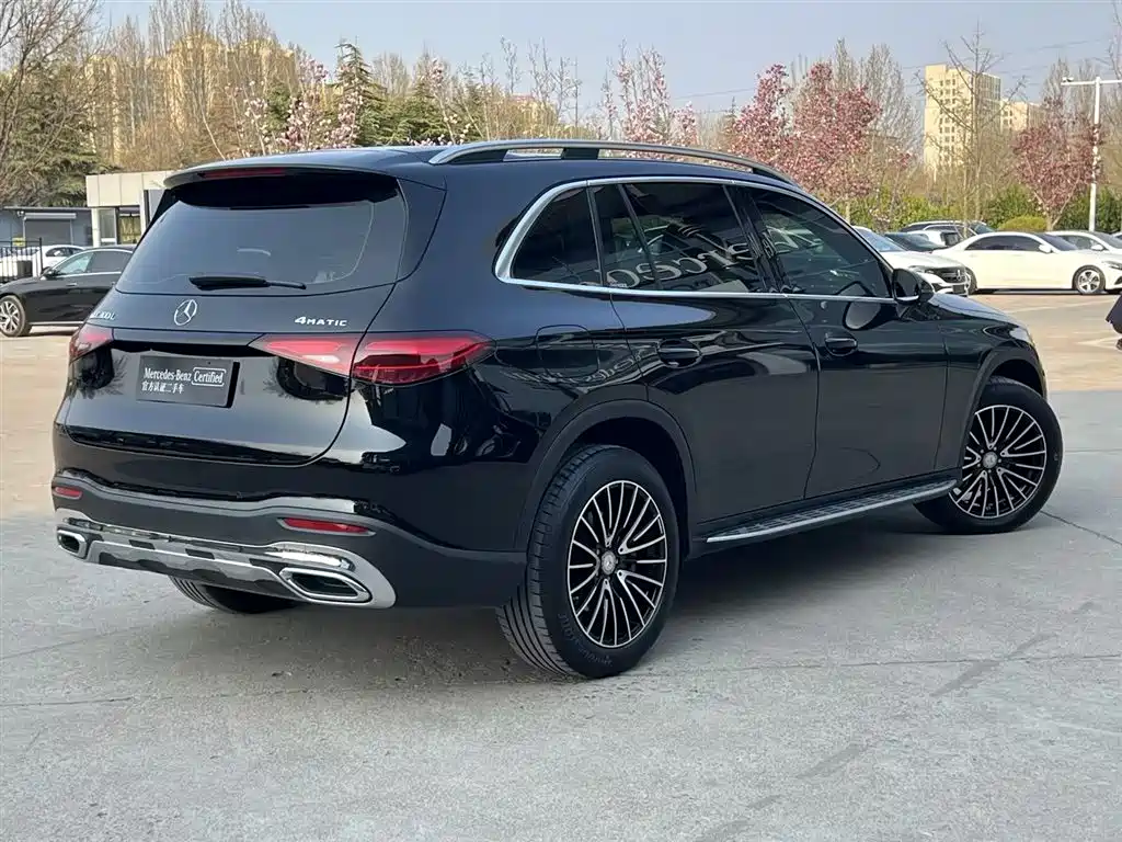 MERCEDES-BENZ GLC