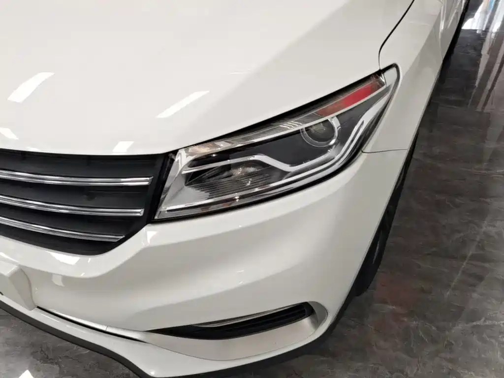 Dongfeng Fengguang Fengguang 580 2020 2020 1.5T CVT Luxury