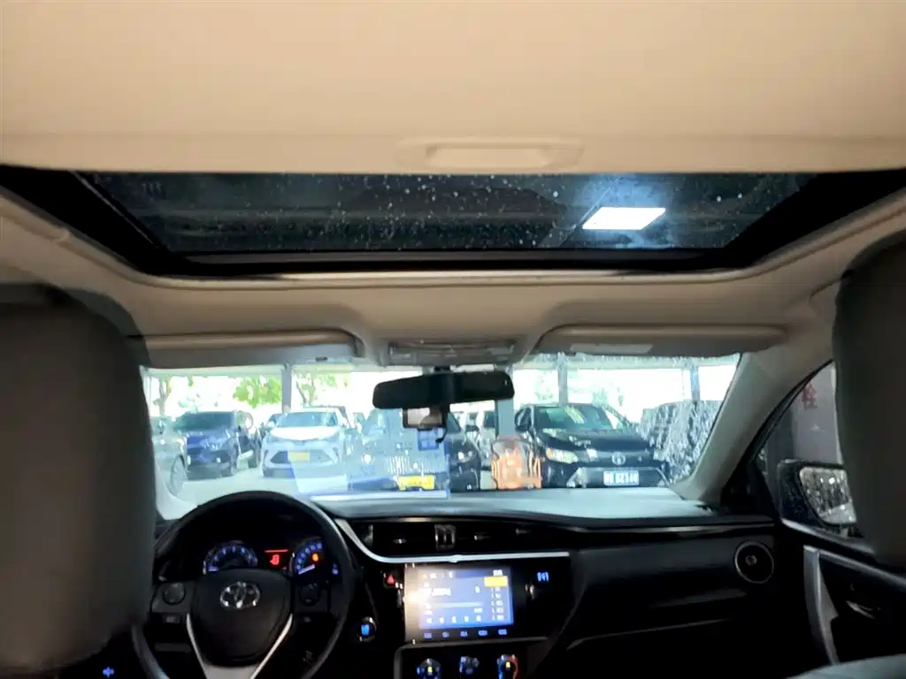 Toyota Corolla 2018 1.2T S-CVT GL-i Smart Shine Edition фото 18