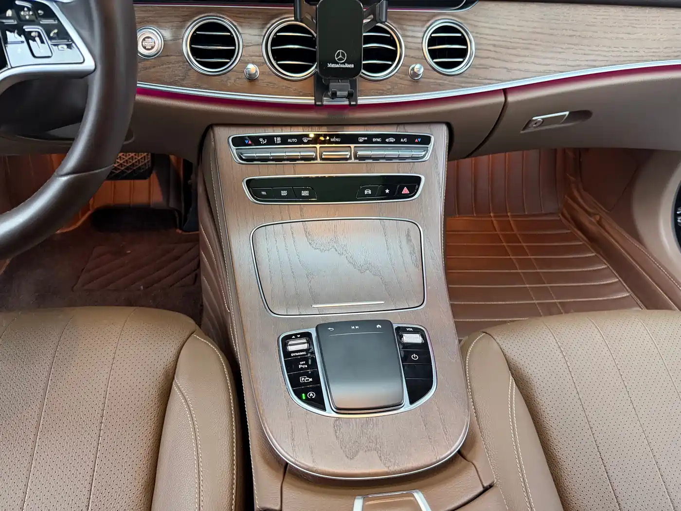 Mercedes-Benz E-Class 2022 E 300 L Fashion фото 10