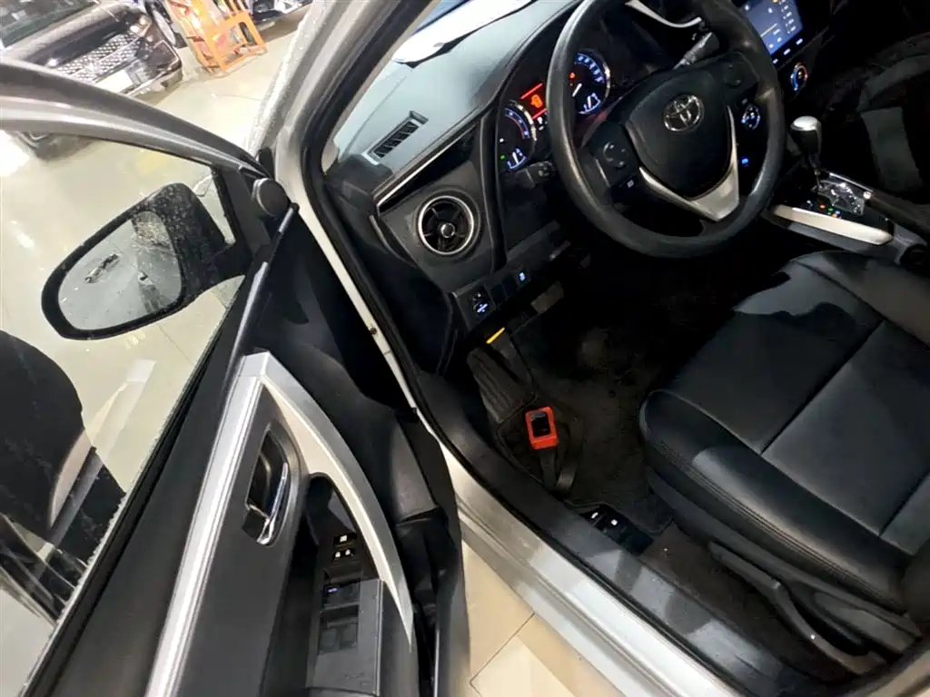 Toyota Corolla 2018 1.2T S-CVT GL-i Smart Shine Edition фото 16