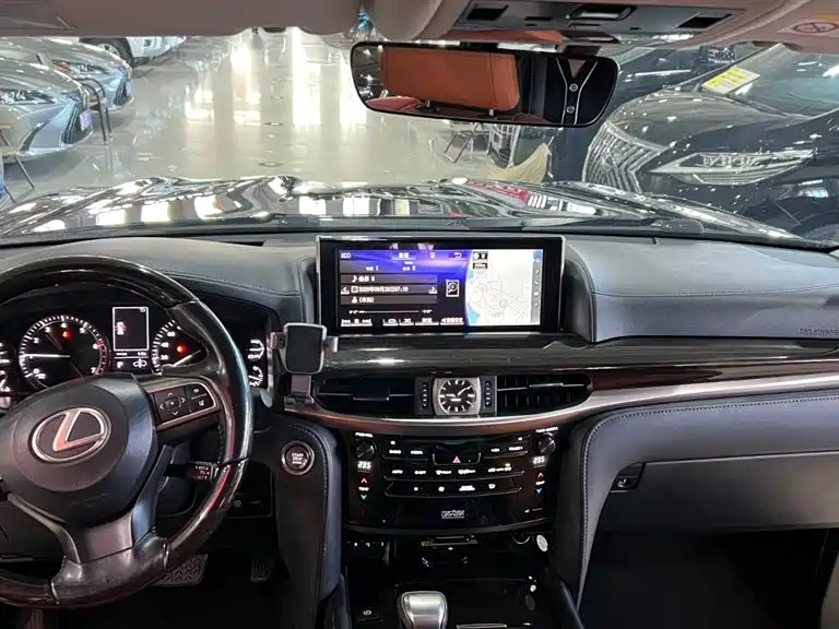 Lexus LX 2019 570 Dynamic Luxury Edition фото 7