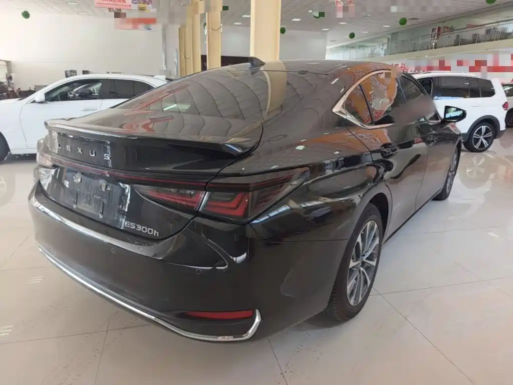 Lexus ES 2025 2025 300h Ultimate Edition