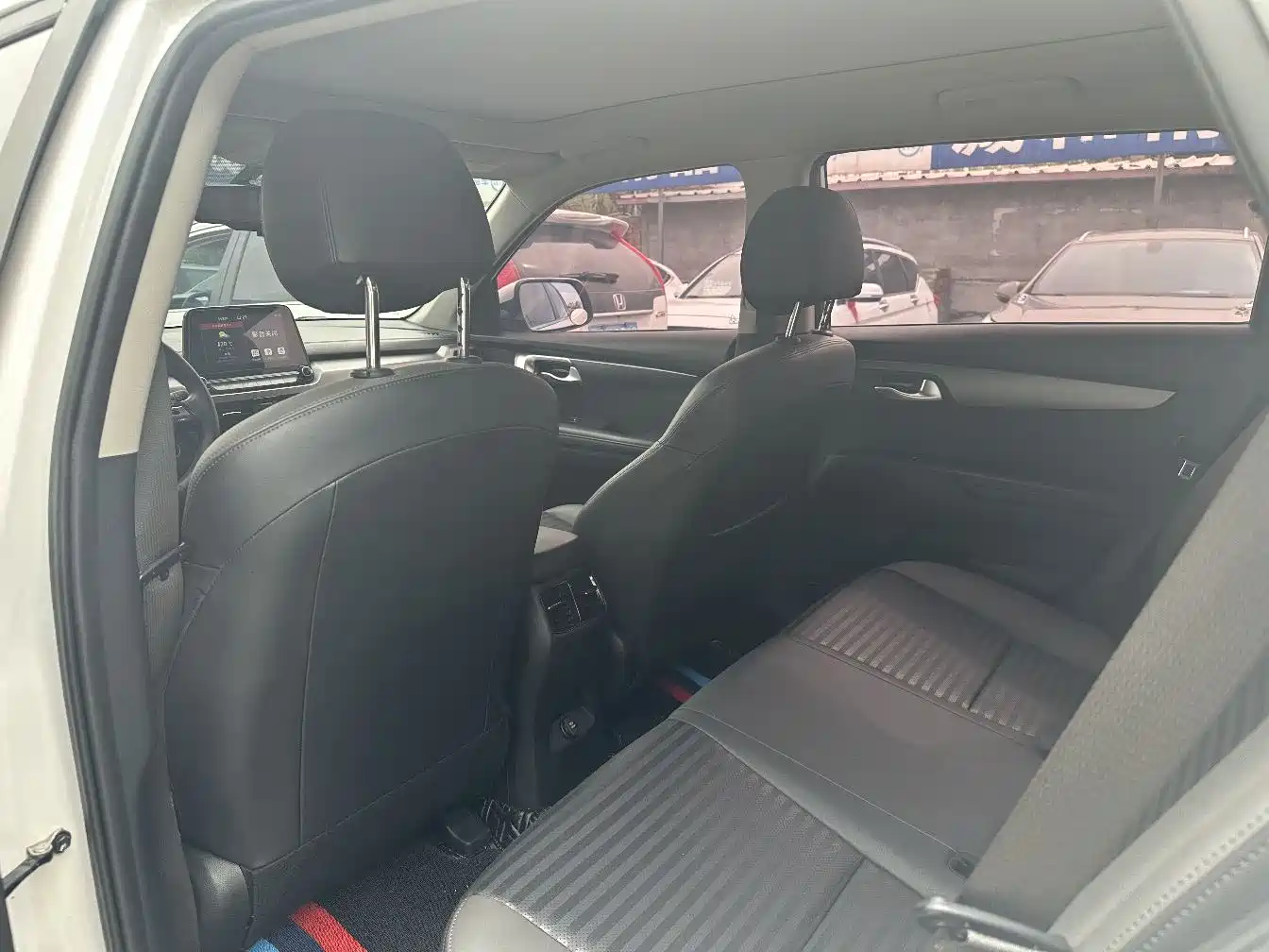 Kia Sportage 2019 2.0L Automatic Smart Luxury Edition фото 6