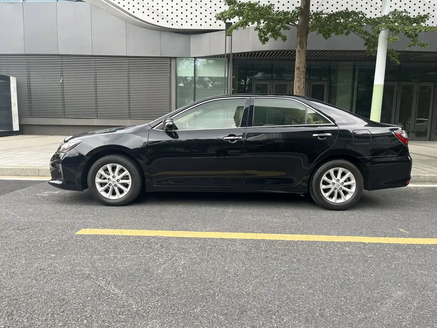 Toyota Camry 2015 2.0G Leading Edition фото 7