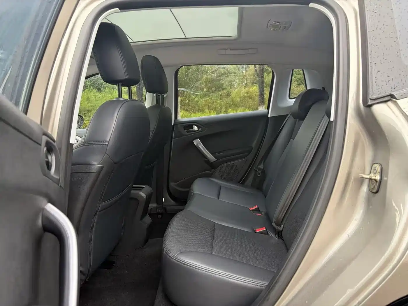 Peugeot 2008 2016 2014 1.6L Automatic Fashion Edition