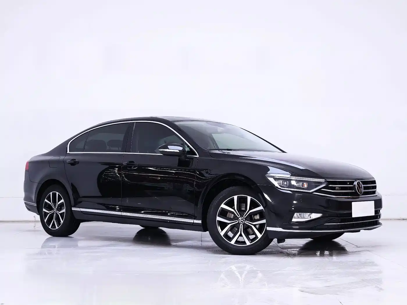 Volkswagen Magotan 2023 2 Million Units Anniversary Edition 330TSI DSG Leading Type фото 2