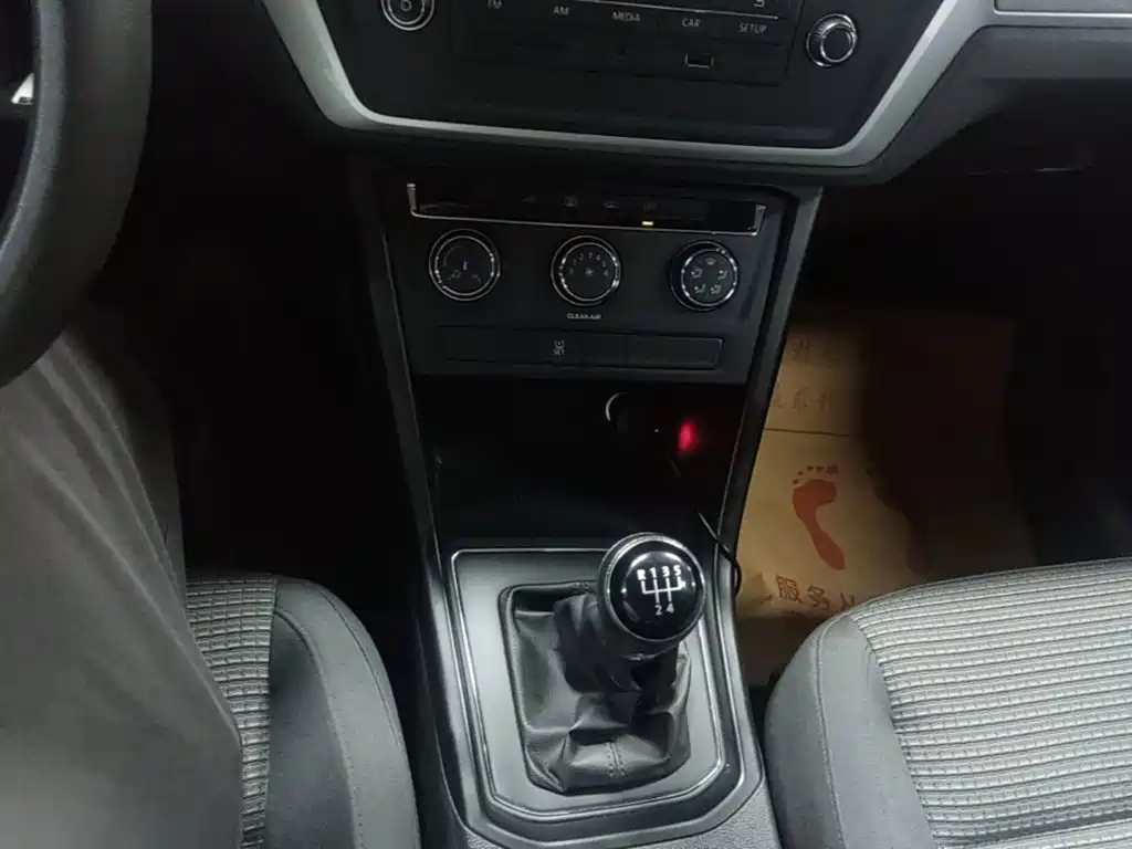 Фото 14 - Volkswagen Touran