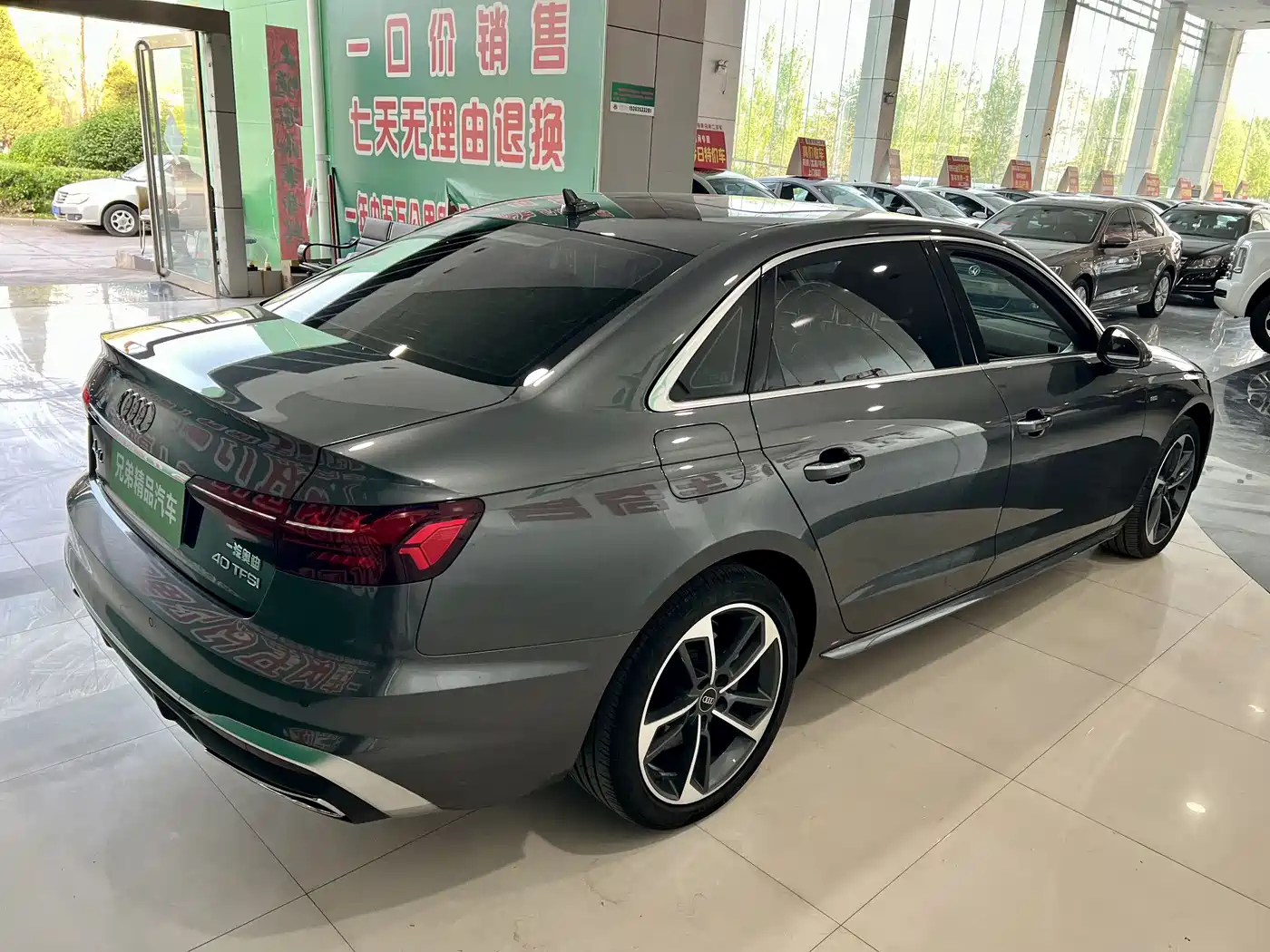 Audi A4L 2022 40 TFSI Fashion Dynamic фото 8