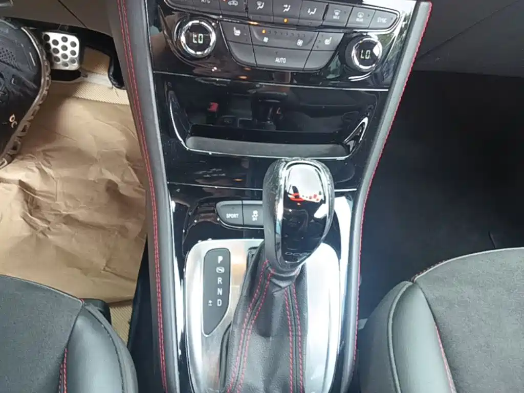 Фото 14 - Buick Verano