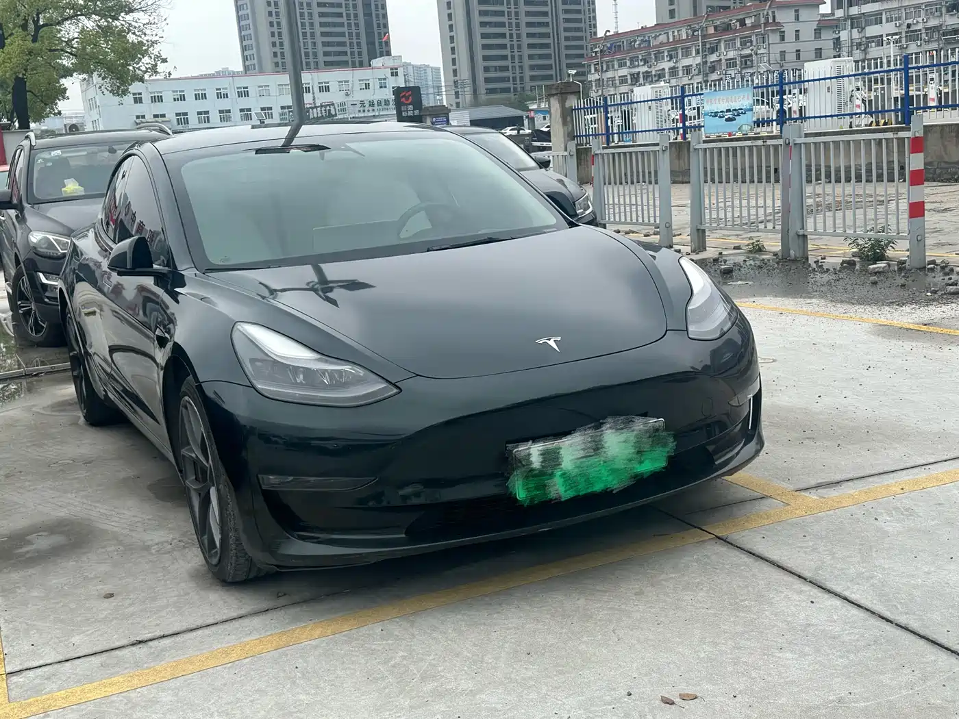TESLA MODEL 3