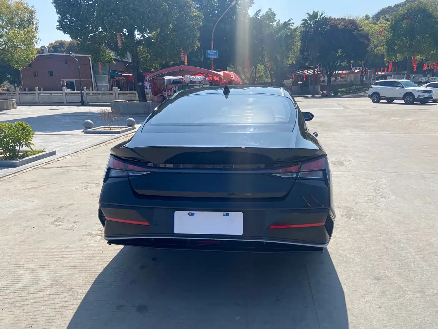 Hyundai Elantra 2023 1.5L CVT GLX Elite Edition фото 8