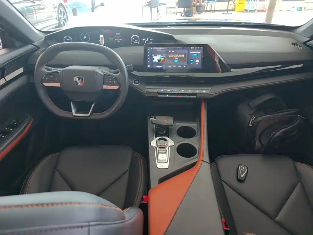 Changan UNI-V iDD 2023 2023 ZhiDian iDD 1.5T 113km Smart Fun Edition