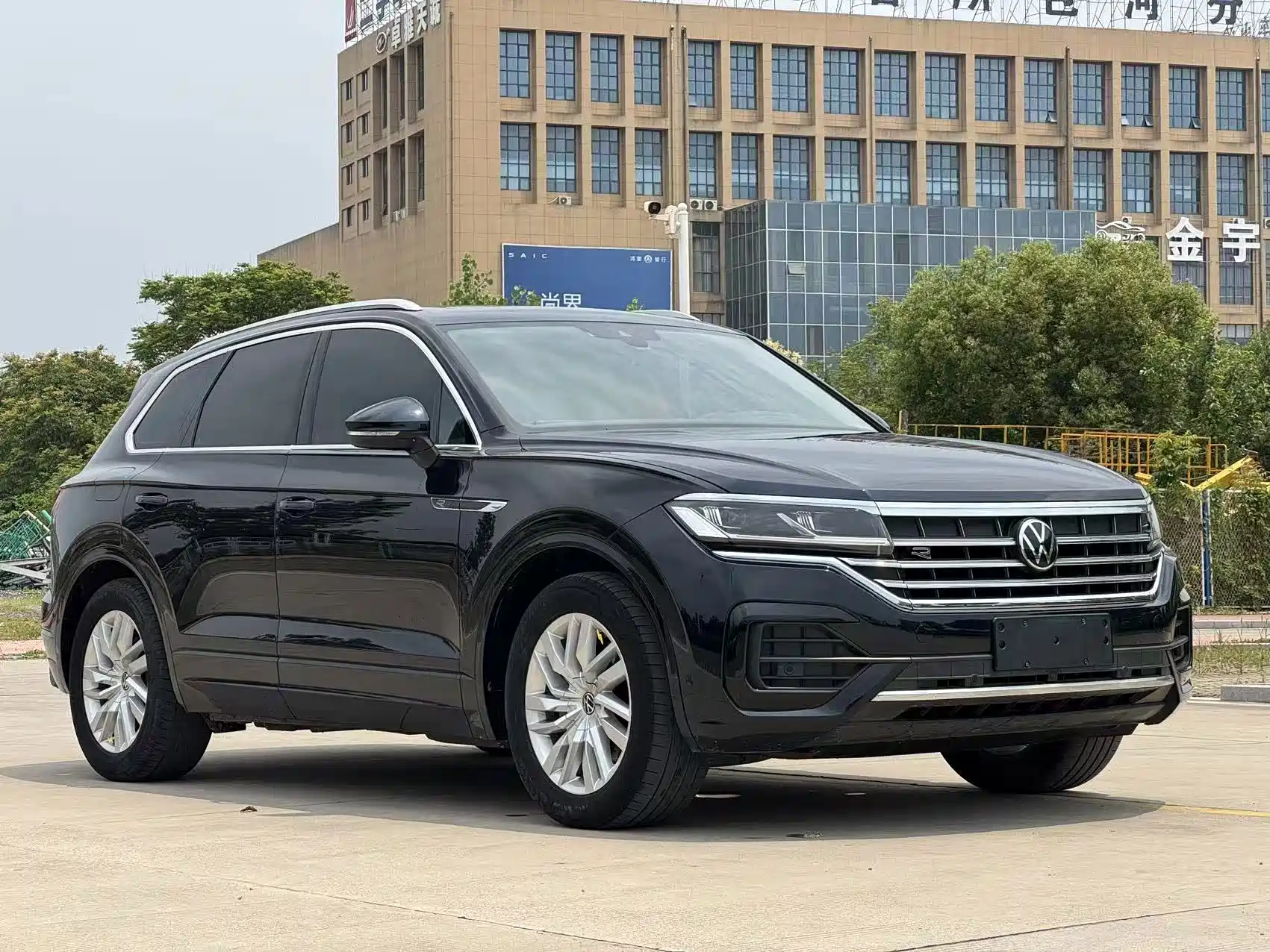 Фото 4 - Volkswagen Touareg