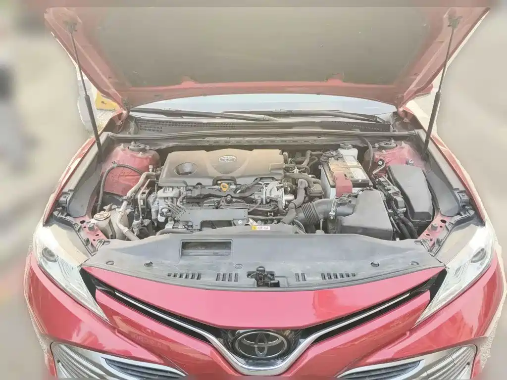 Фото 3 - Toyota Camry