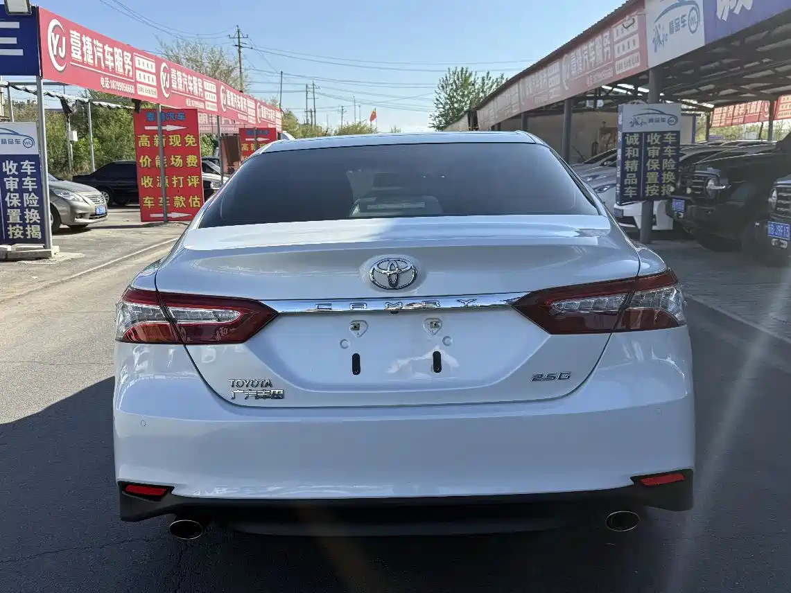 Toyota Camry 2018 2.5G Luxury Edition фото 8
