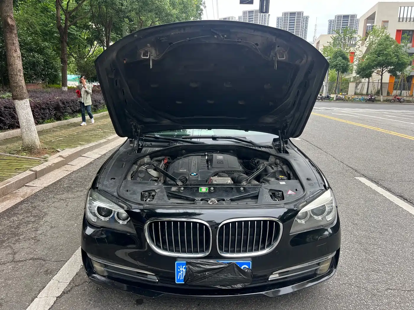 Фото 16 - BMW 7 Series