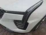 Photo 5 - Cadillac XT4