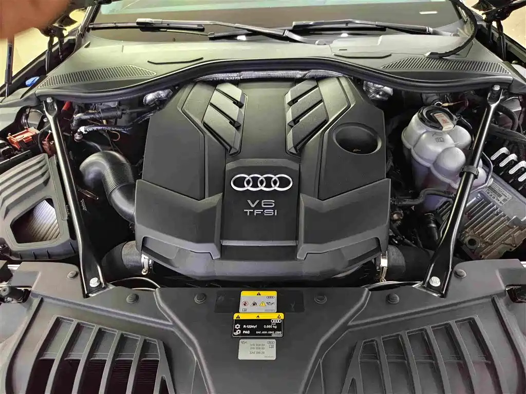صورة 12 - Audi A8