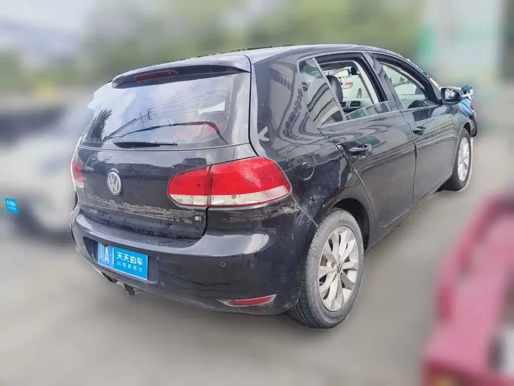 Фото 2 - Volkswagen Golf