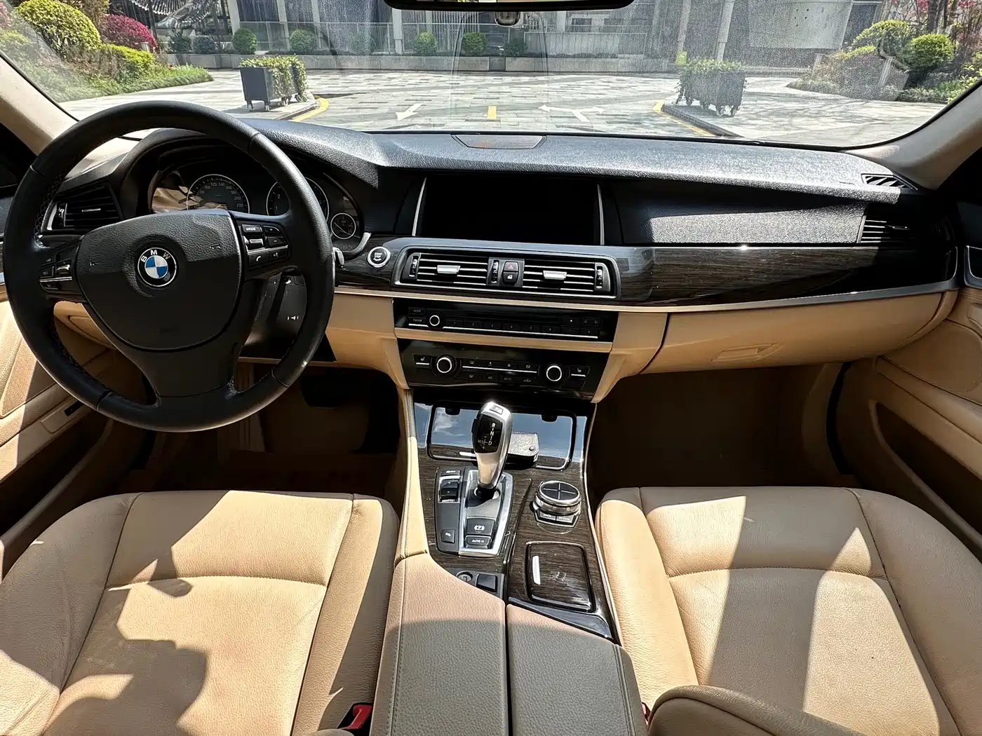 BMW 5 Series 2013 530Li Leadership фото 9