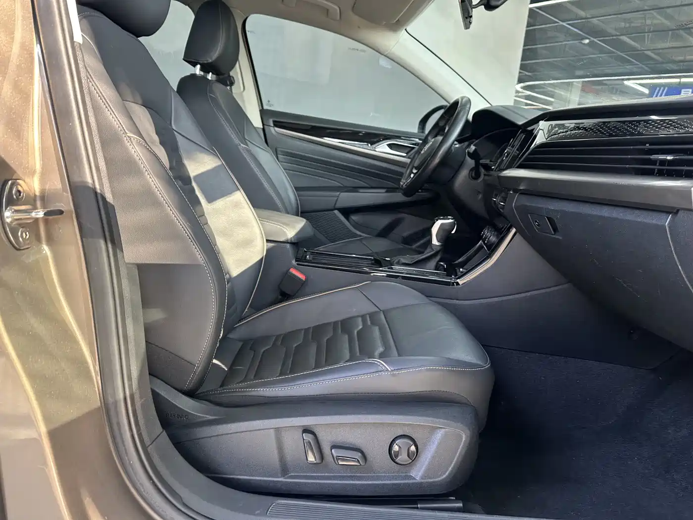 Volkswagen Passat 2019 330TSI Elite Version China VI фото 11