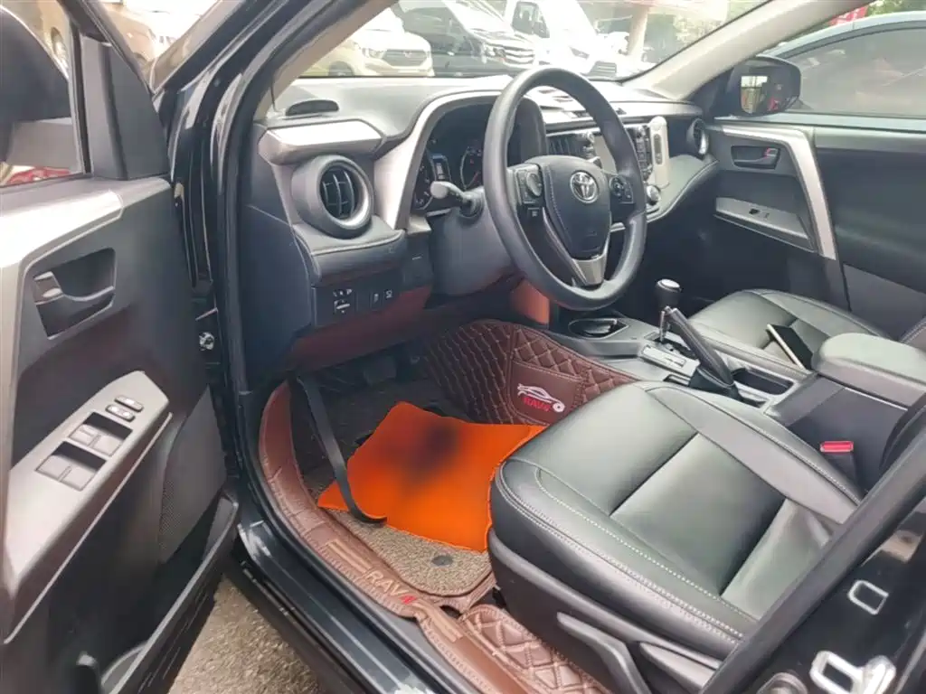 Toyota RAV4 Rongfang 2019 2.0L CVT 2WD Style X Limited Edition China VI фото 16