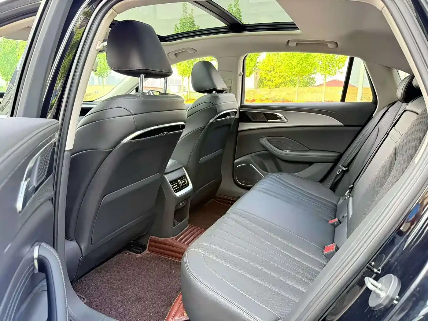 Hongqi H5 2023 1.5T DCT Smart Connect Joy Edition фото 6